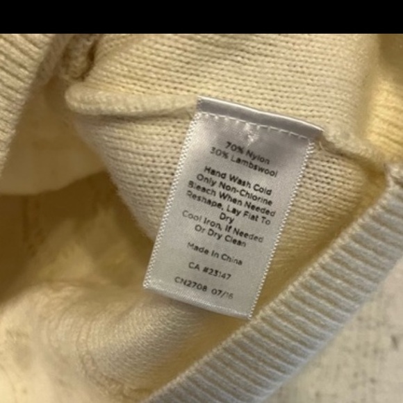 Talbots Lambswool Cable Knit Blend Sweater Button Details Shoulders - Picture 11 of 12